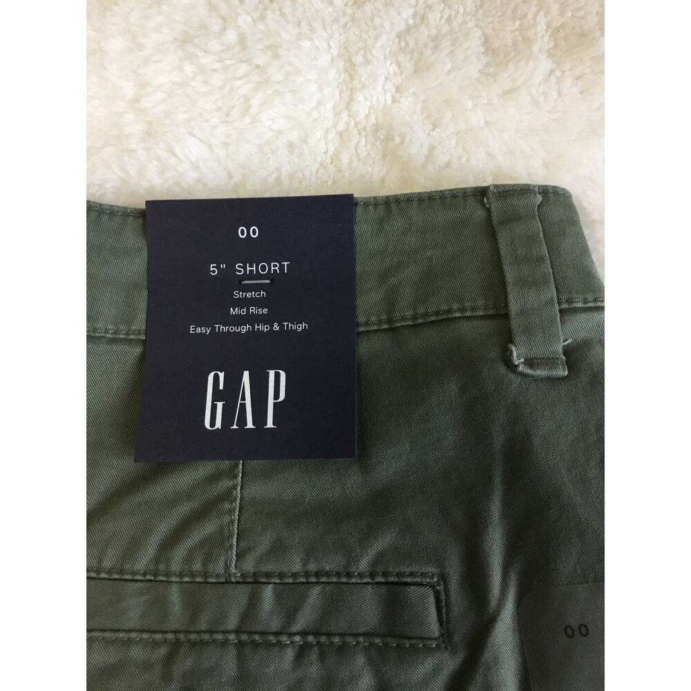 GAP Olive Green 5" City Shorts in Twill - Picture 6 of 10